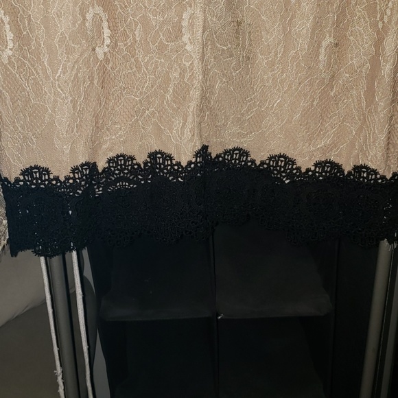 Long sleeve lace top - Picture 8 of 8